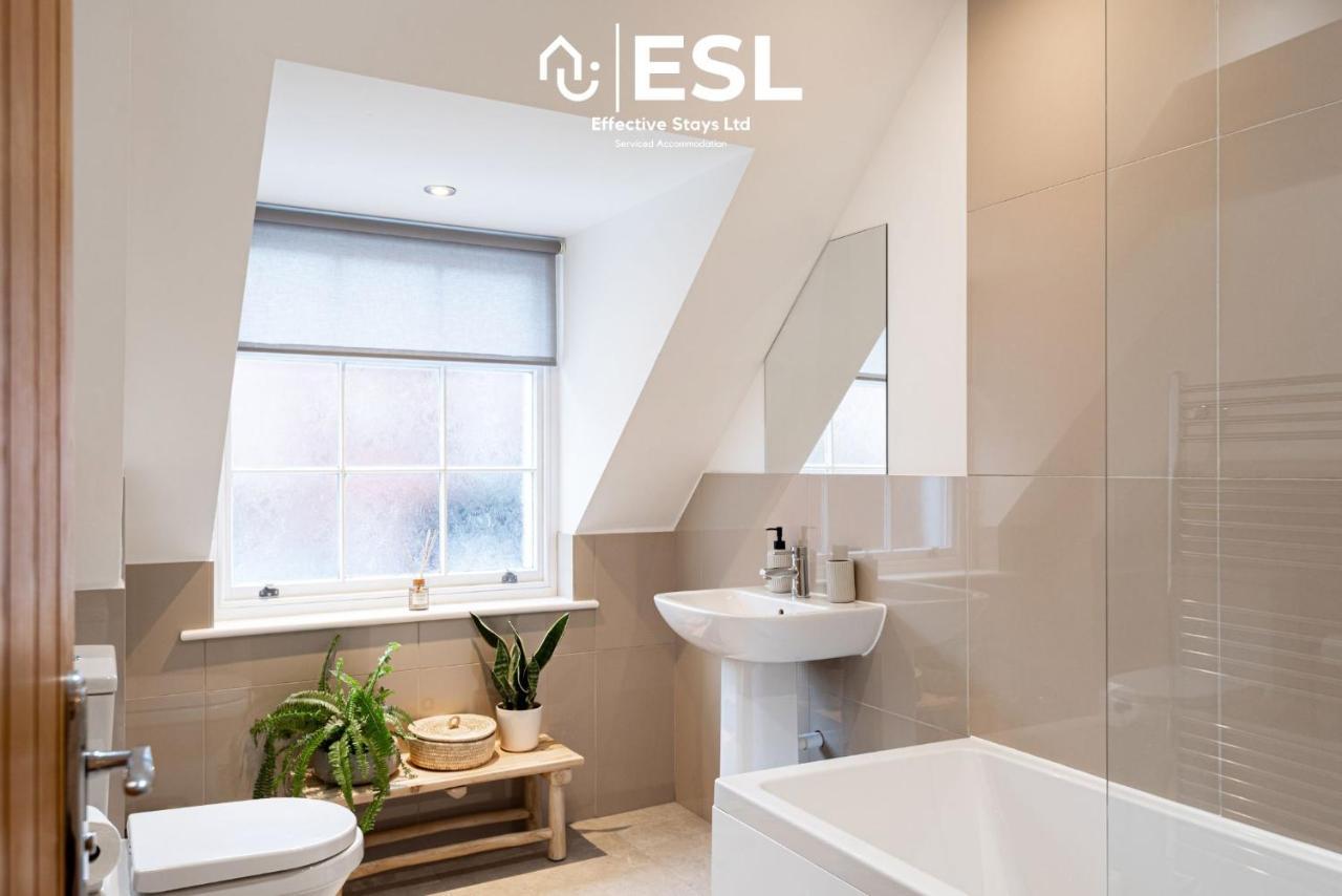 Elegant Apartment On Historic Cobbled High St Shrewsbury Town Centre Kültér fotó