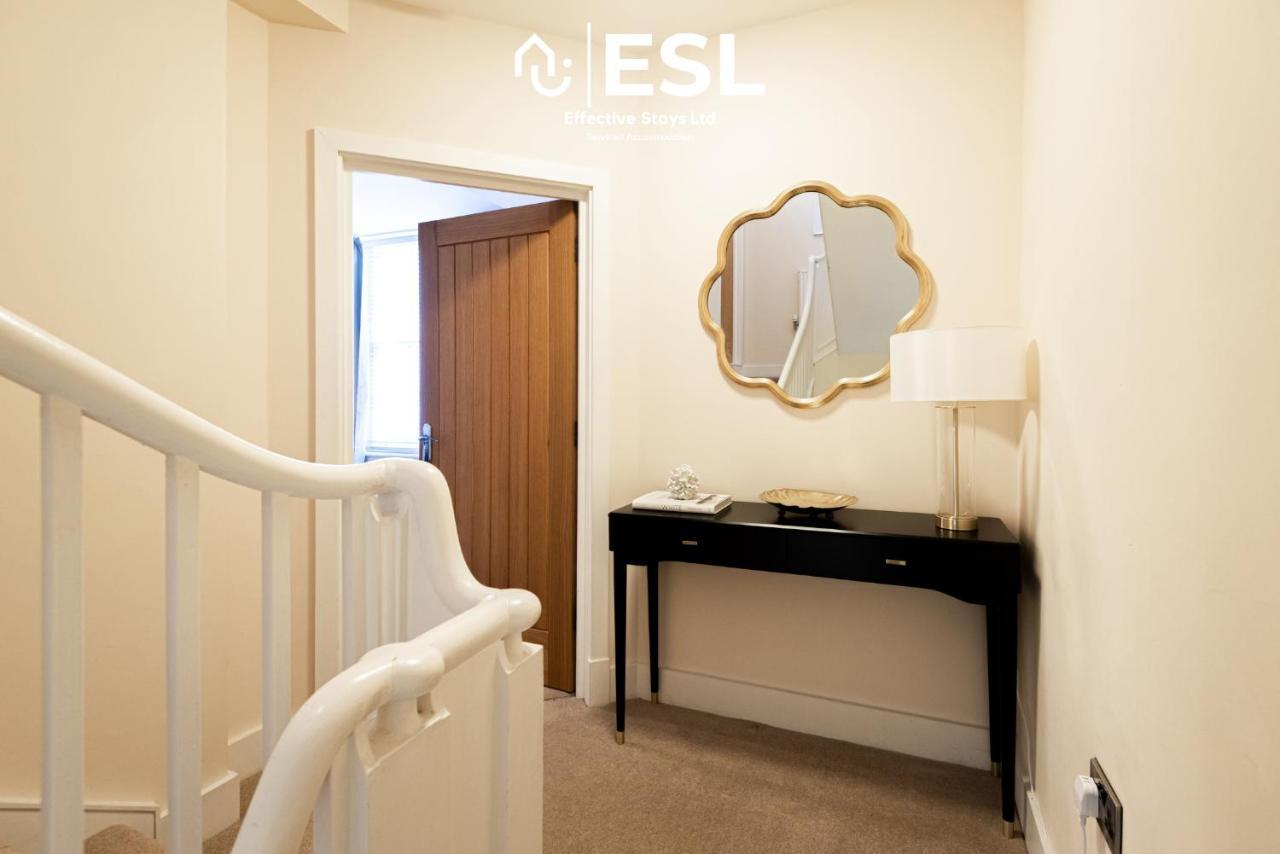 Elegant Apartment On Historic Cobbled High St Shrewsbury Town Centre Kültér fotó