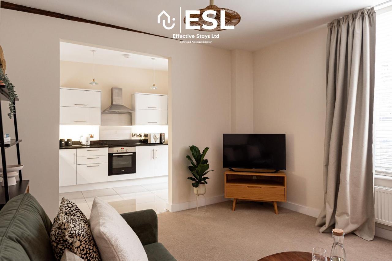 Elegant Apartment On Historic Cobbled High St Shrewsbury Town Centre Kültér fotó