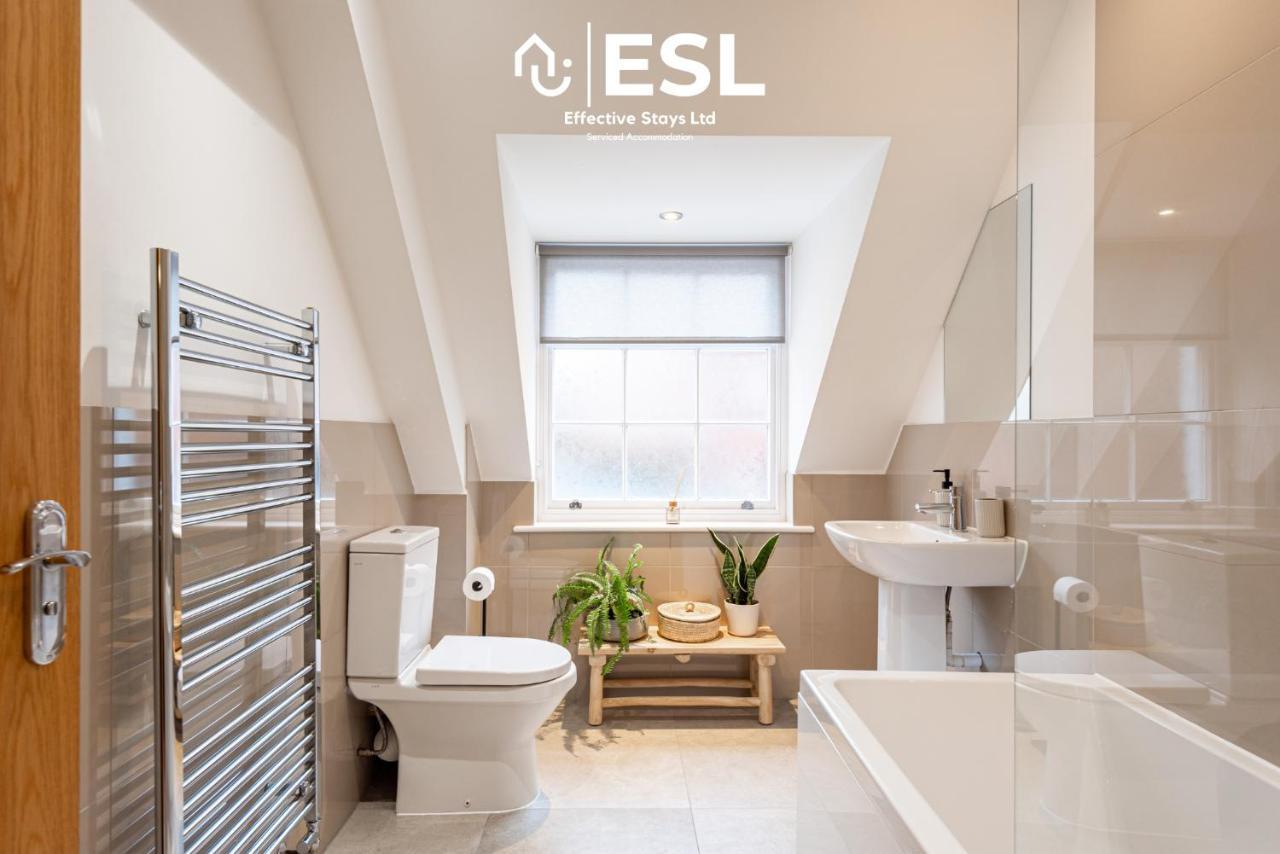 Elegant Apartment On Historic Cobbled High St Shrewsbury Town Centre Kültér fotó