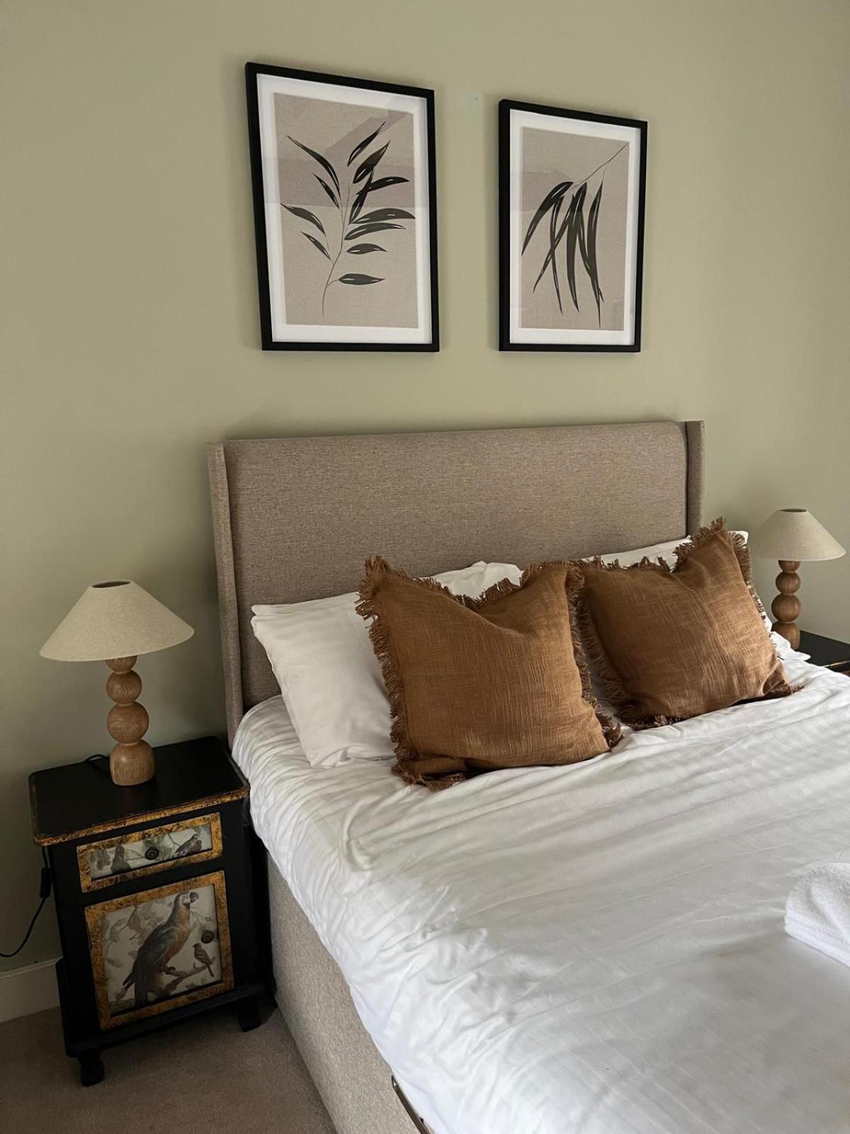 Elegant Apartment On Historic Cobbled High St Shrewsbury Town Centre Kültér fotó