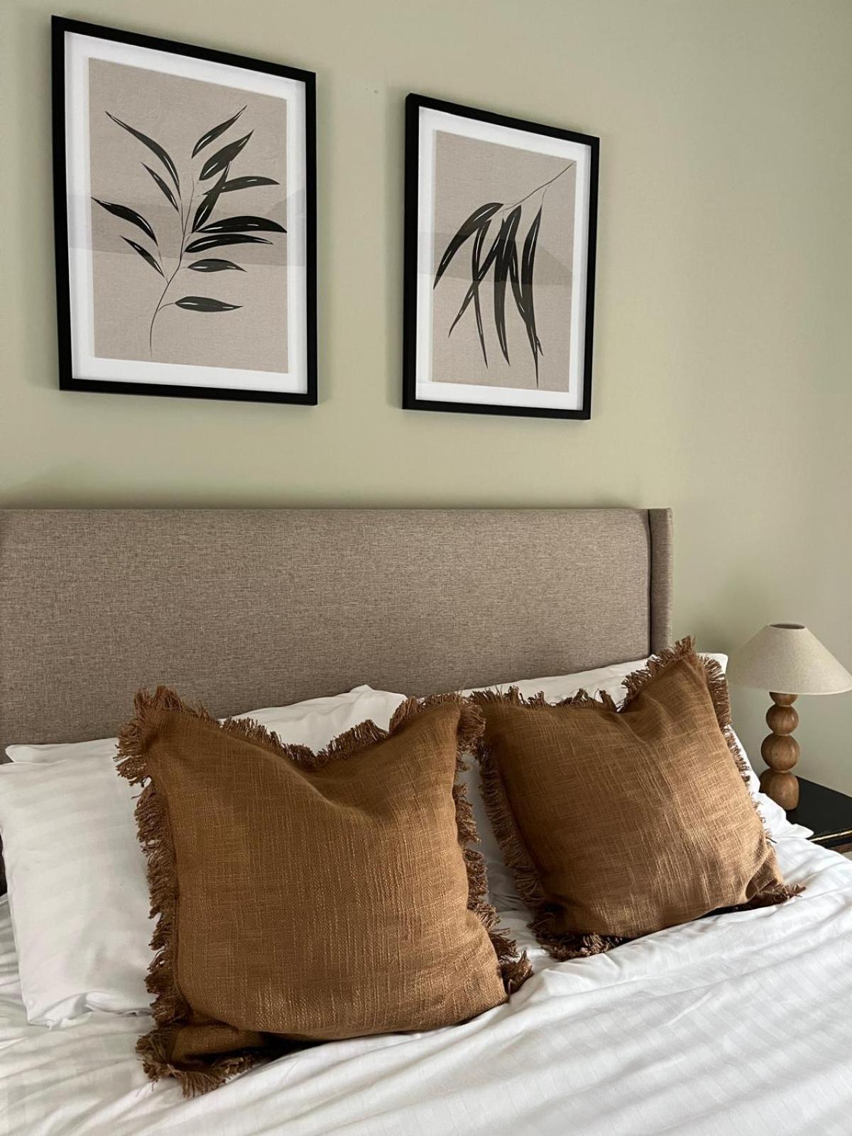 Elegant Apartment On Historic Cobbled High St Shrewsbury Town Centre Kültér fotó